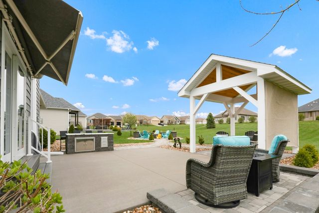 1007 Lakeview Drive, Pella, IA 50219