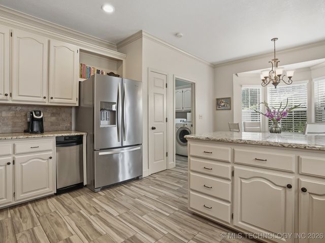 8710 S Delaware Place, Tulsa, OK 74137