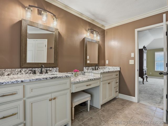 8710 S Delaware Place, Tulsa, OK 74137