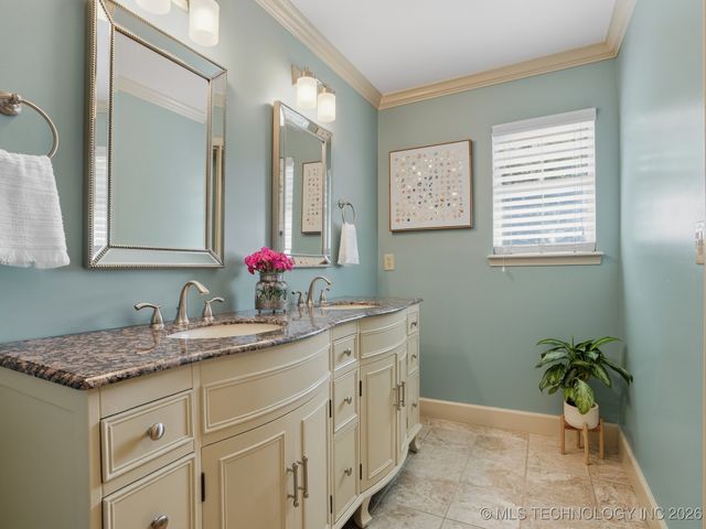 8710 S Delaware Place, Tulsa, OK 74137