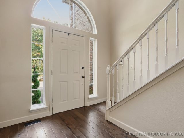 8710 S Delaware Place, Tulsa, OK 74137