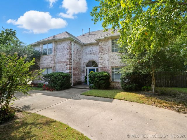 8710 S Delaware Place, Tulsa, OK 74137