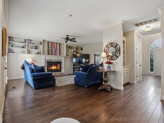 8710 S Delaware Place, Tulsa, OK 74137