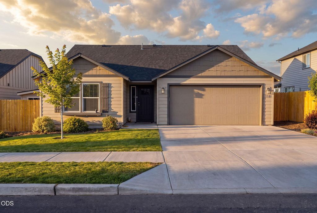 3583 NW 9th Street Lot 65, Redmond, OR 97756