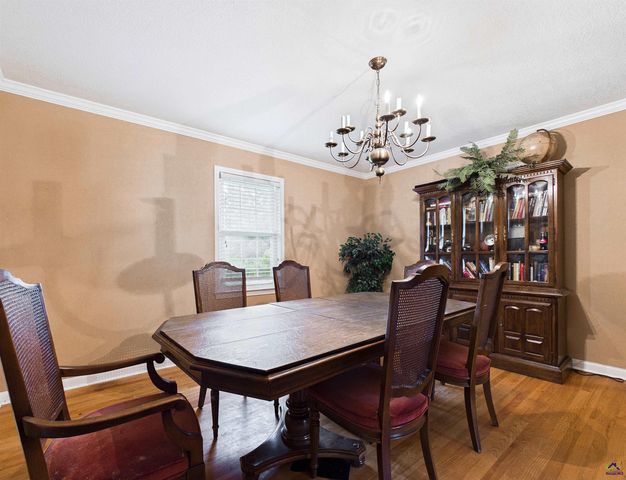 3851 Woodside Dr, Macon, GA 31206