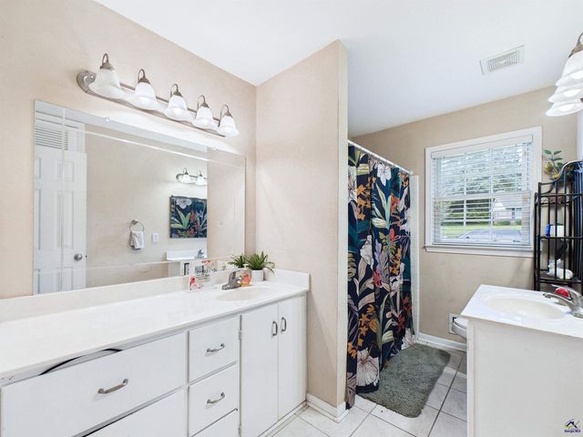 3851 Woodside Dr, Macon, GA 31206