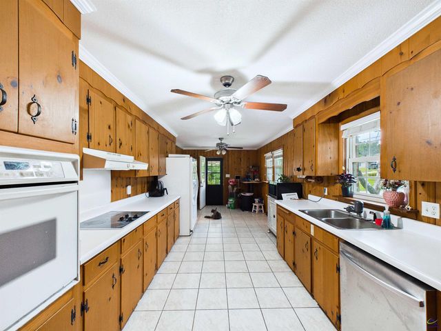 3851 Woodside Dr, Macon, GA 31206