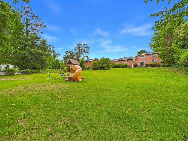 3851 Woodside Dr, Macon, GA 31206