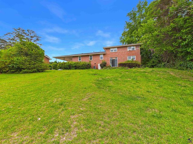 3851 Woodside Dr, Macon, GA 31206