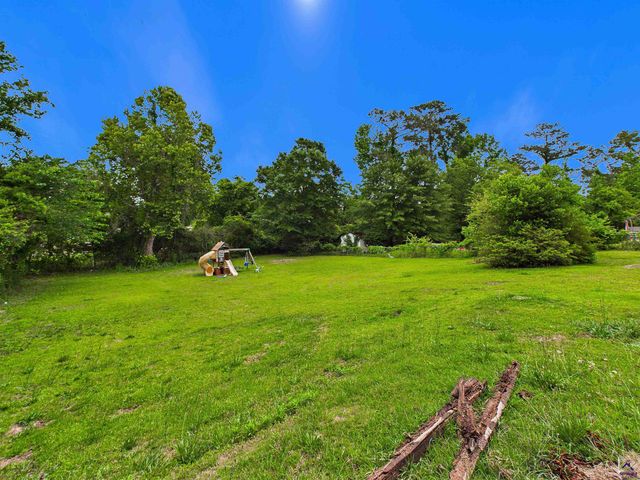 3851 Woodside Dr, Macon, GA 31206