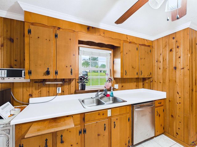 3851 Woodside Dr, Macon, GA 31206
