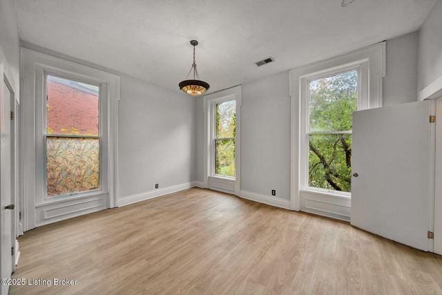 1131 S Brook St, APT 3, Louisville, KY 40203