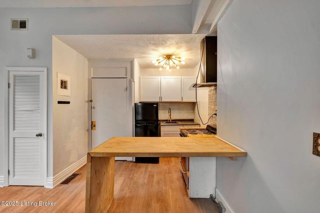 1131 S Brook St, APT 3, Louisville, KY 40203