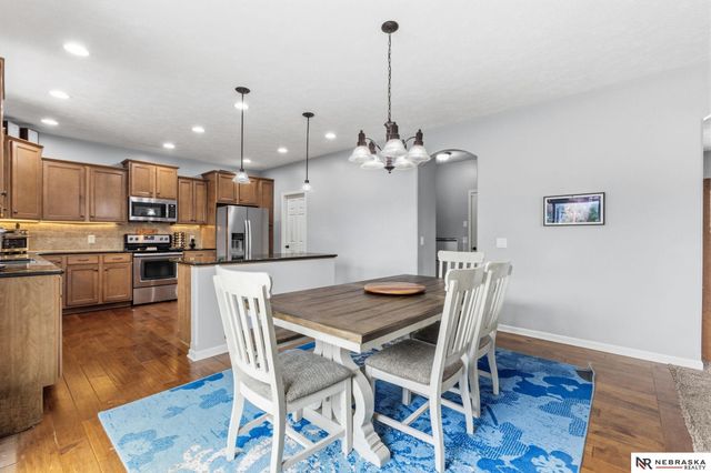14901 Laurel Avenue, Omaha, NE 68116