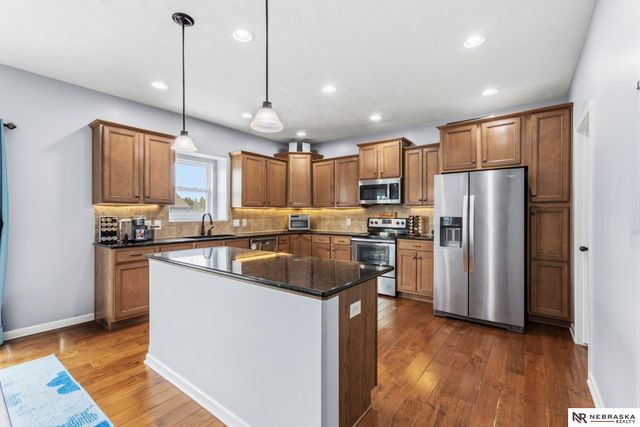 14901 Laurel Avenue, Omaha, NE 68116