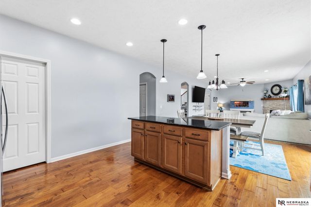 14901 Laurel Avenue, Omaha, NE 68116