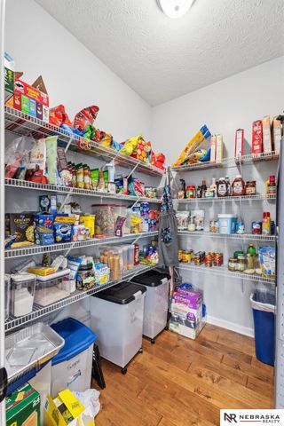 14901 Laurel Avenue, Omaha, NE 68116