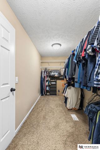 14901 Laurel Avenue, Omaha, NE 68116