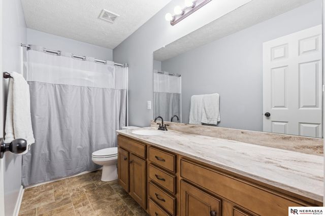14901 Laurel Avenue, Omaha, NE 68116