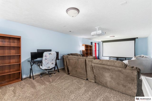 14901 Laurel Avenue, Omaha, NE 68116