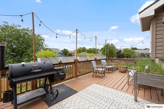 14901 Laurel Avenue, Omaha, NE 68116