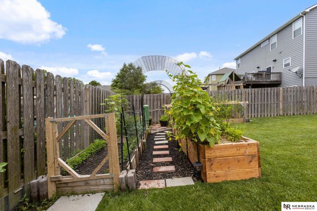 14901 Laurel Avenue, Omaha, NE 68116