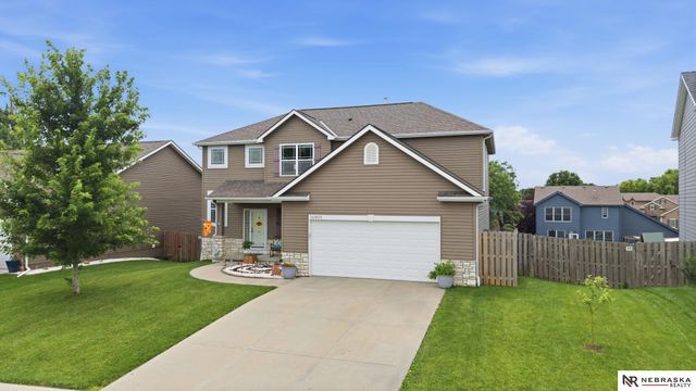 14901 Laurel Avenue, Omaha, NE 68116