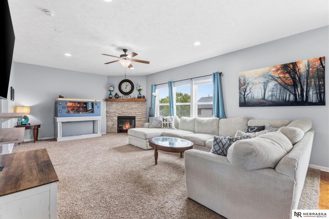 14901 Laurel Avenue, Omaha, NE 68116