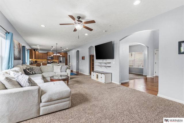 14901 Laurel Avenue, Omaha, NE 68116