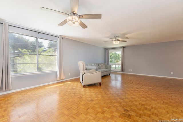 8722 Midcrown, Windcrest, TX 78239