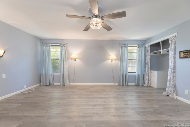 8722 Midcrown, Windcrest, TX 78239