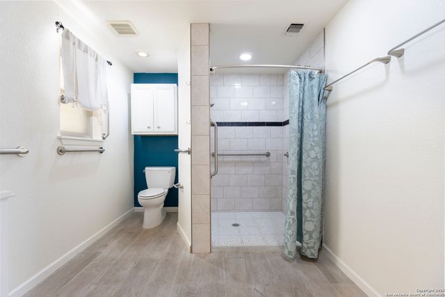 8722 Midcrown, Windcrest, TX 78239