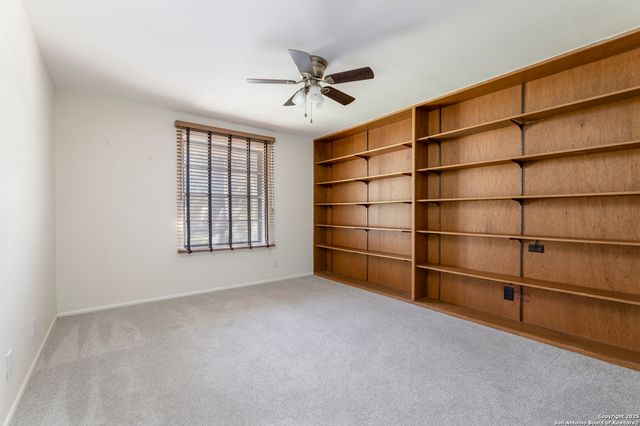 8722 Midcrown, Windcrest, TX 78239