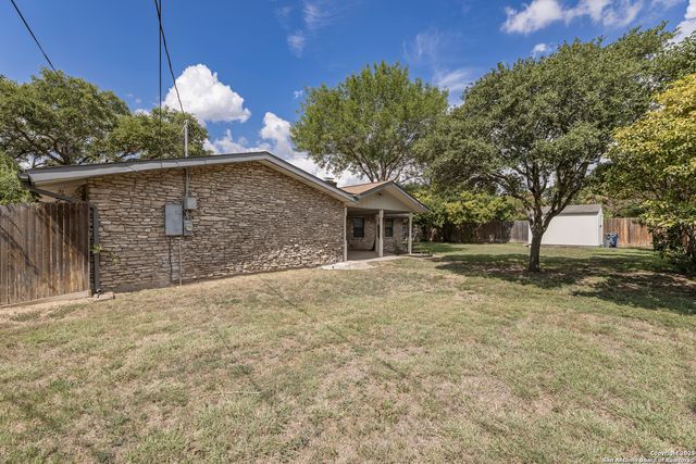 8722 Midcrown, Windcrest, TX 78239