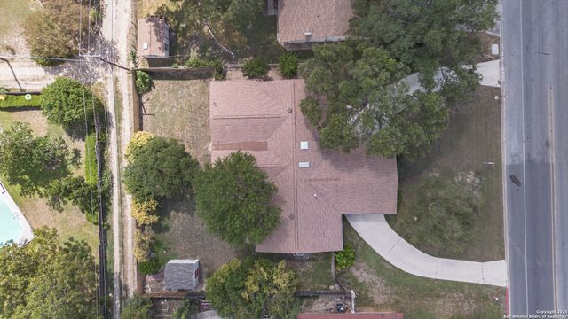 8722 Midcrown, Windcrest, TX 78239