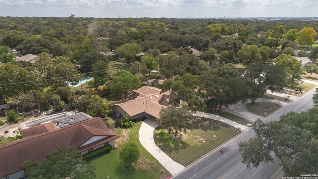 8722 Midcrown, Windcrest, TX 78239