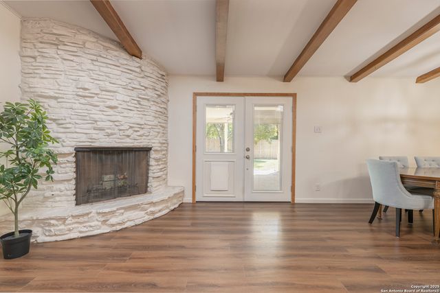 8722 Midcrown, Windcrest, TX 78239