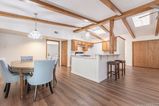 8722 Midcrown, Windcrest, TX 78239