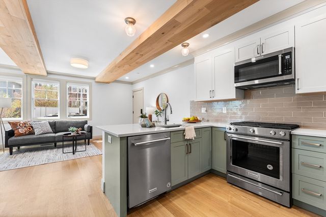 95 W Walnut Park 1, Boston, MA 02119