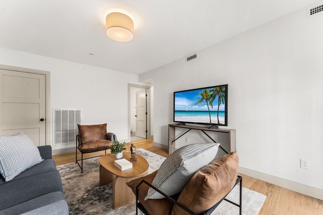 95 W Walnut Park 1, Boston, MA 02119