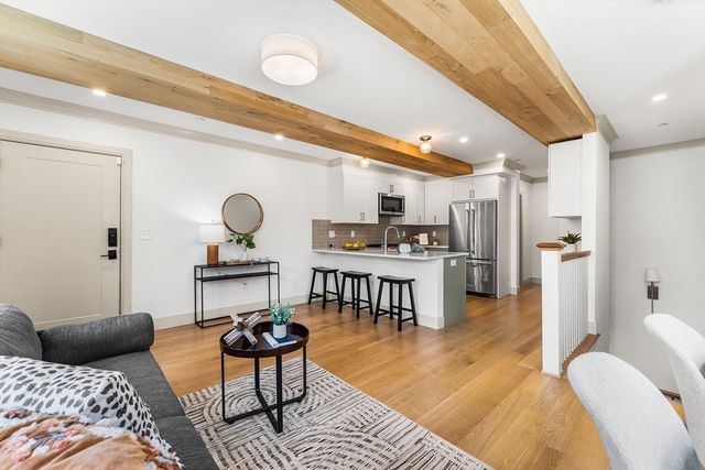 95 W Walnut Park 1, Boston, MA 02119