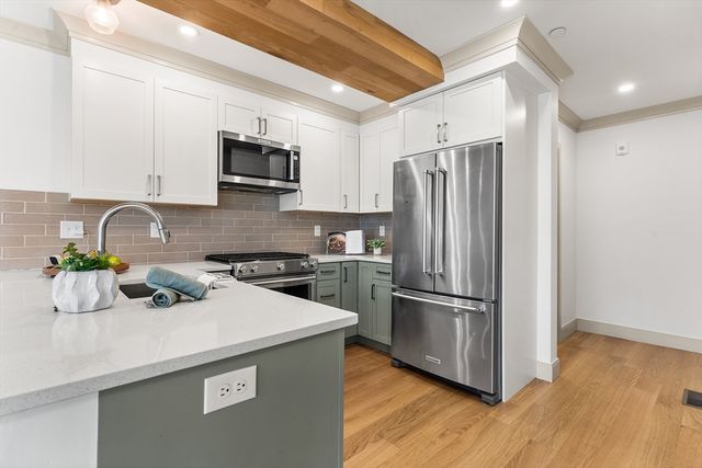95 W Walnut Park 1, Boston, MA 02119