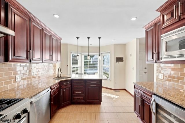 273 De Rose Ct, West Orange Twp., NJ 07052