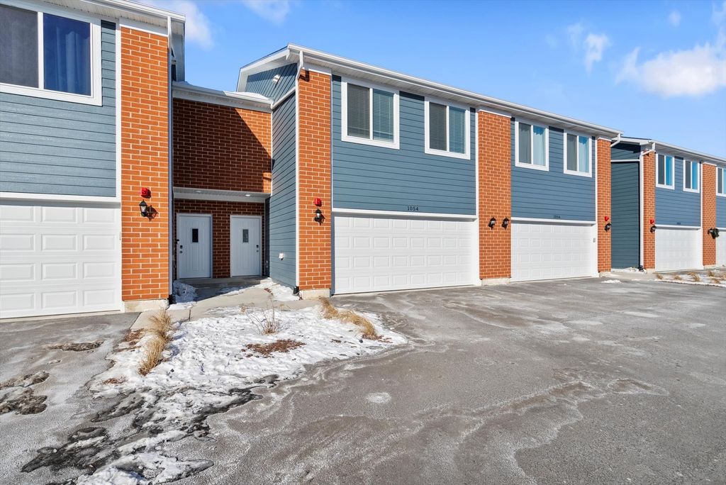 1054 Gillespie Lane 1054, Yorkville, IL 60560