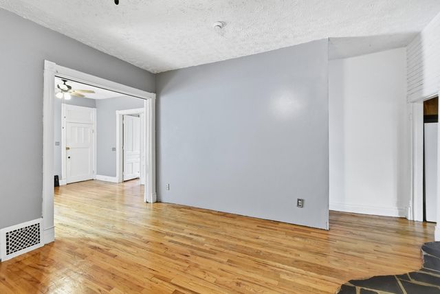 802 AVENUE C, Council Bluffs, IA 51503