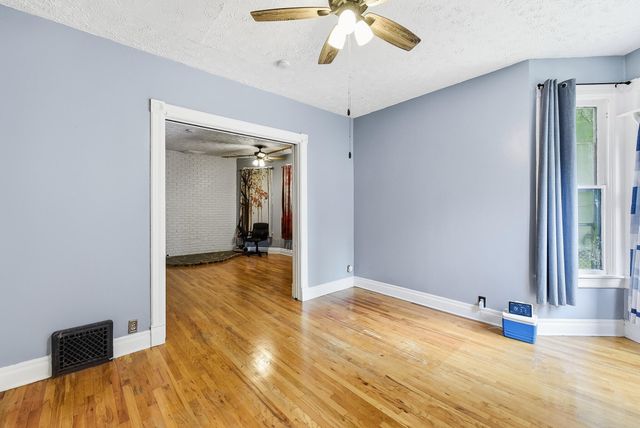 802 AVENUE C, Council Bluffs, IA 51503