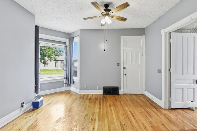 802 AVENUE C, Council Bluffs, IA 51503