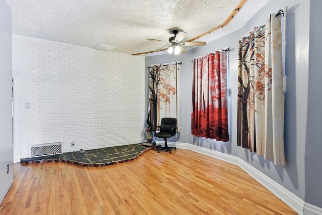 802 AVENUE C, Council Bluffs, IA 51503