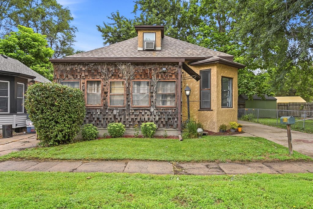 802 AVENUE C, Council Bluffs, IA 51503