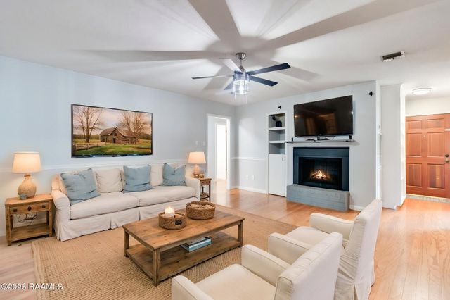 201 Longfellow Drive, Lafayette, LA 70503